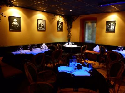 Die Bar bietet für Ihre Feier eine angenehme Atmosphäre