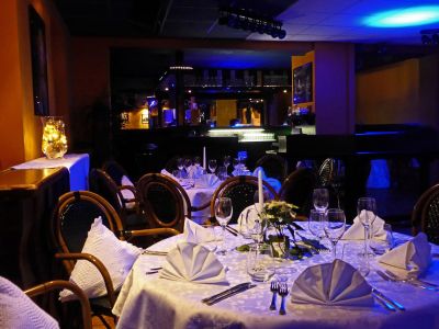 Die Bar bietet für Ihre Feier eine angenehme Atmosphäre